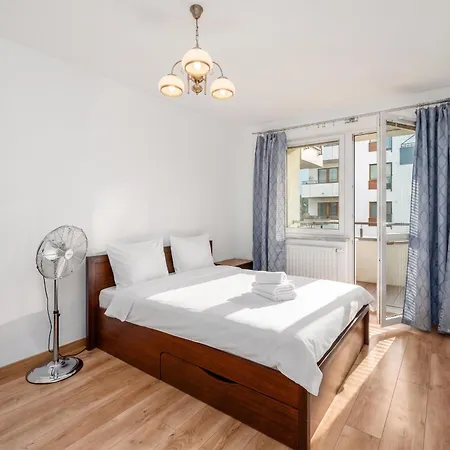 Apartman Tauron Arena Cosy By Bookinghost