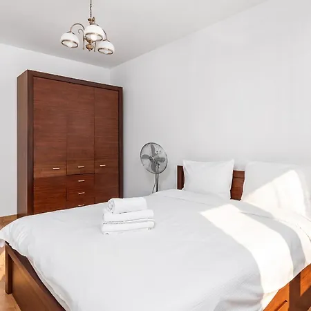 Apartman Tauron Arena Cosy By Bookinghost *